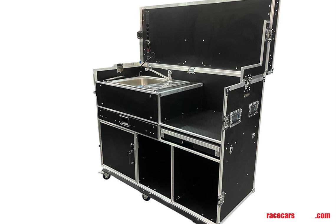 hospitality-flight-case-with-sink-40-smart-tv