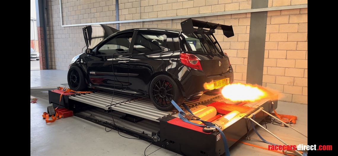 renault-clio-mk3-racetrack-car