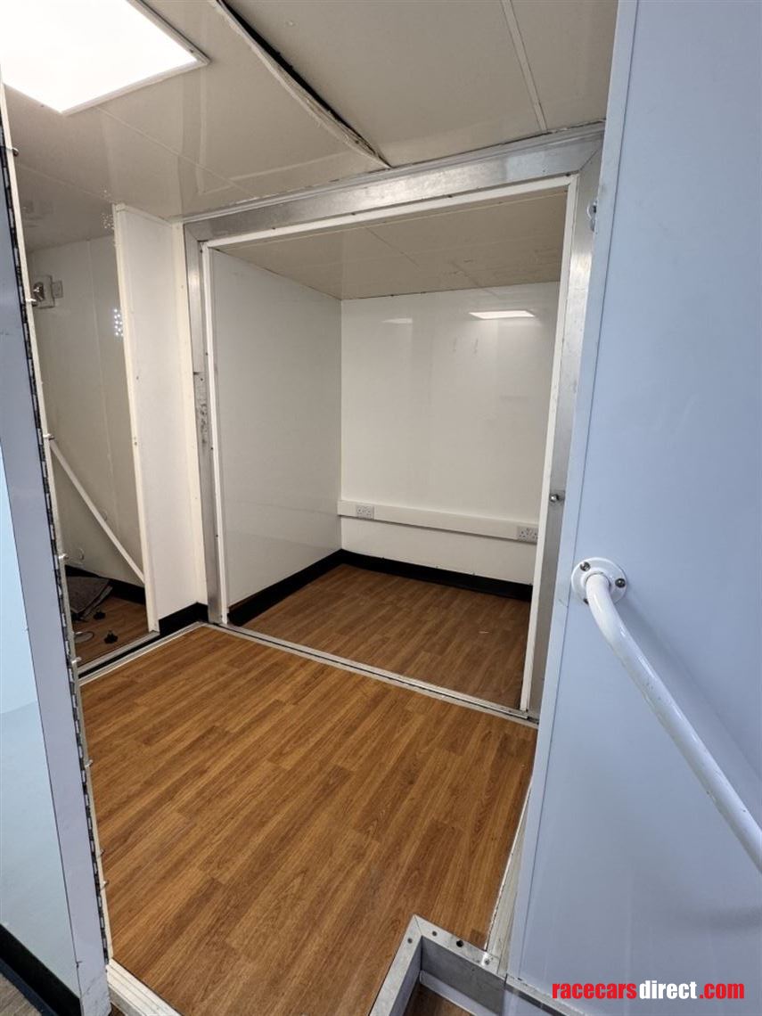 hms-ref-585-used-exhibition-unit