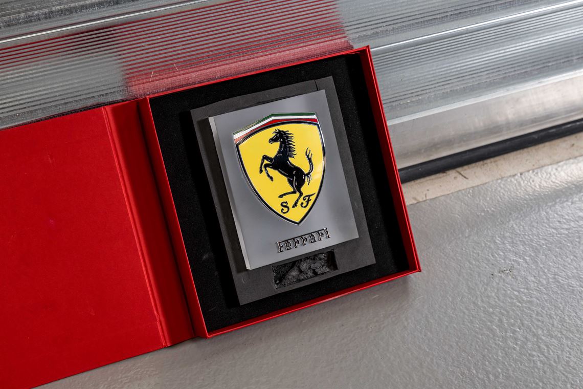 ferrari-scuderia-shield-plaque