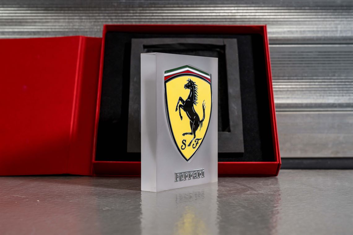 ferrari-scuderia-shield-plaque