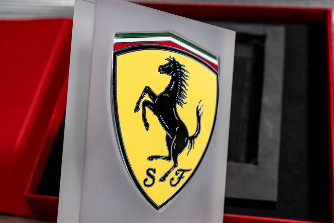 ferrari-scuderia-shield-plaque