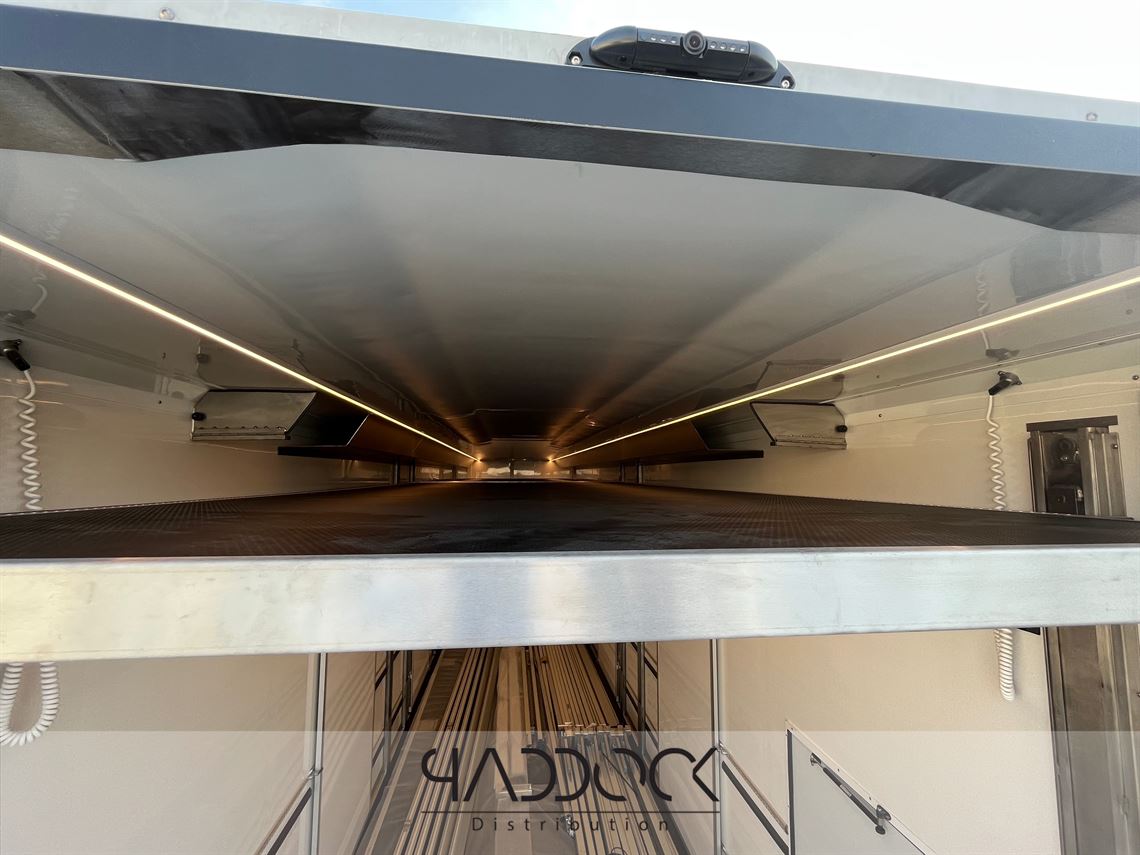 astacar-z2-slide-ref-4933-in-productionstock