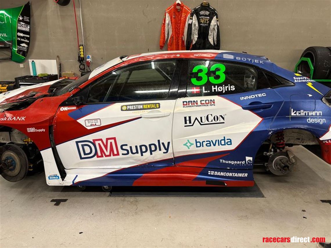 two-honda-fk7-race-cars-and-extensive-spare-p