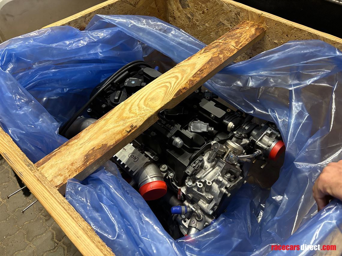 two-honda-fk7-race-cars-and-extensive-spare-p