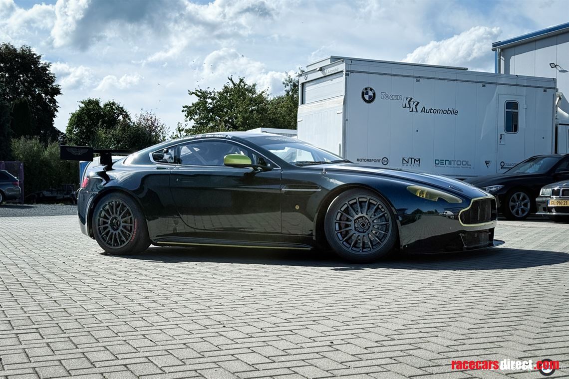 aston-martin-vantage-gt4-2009