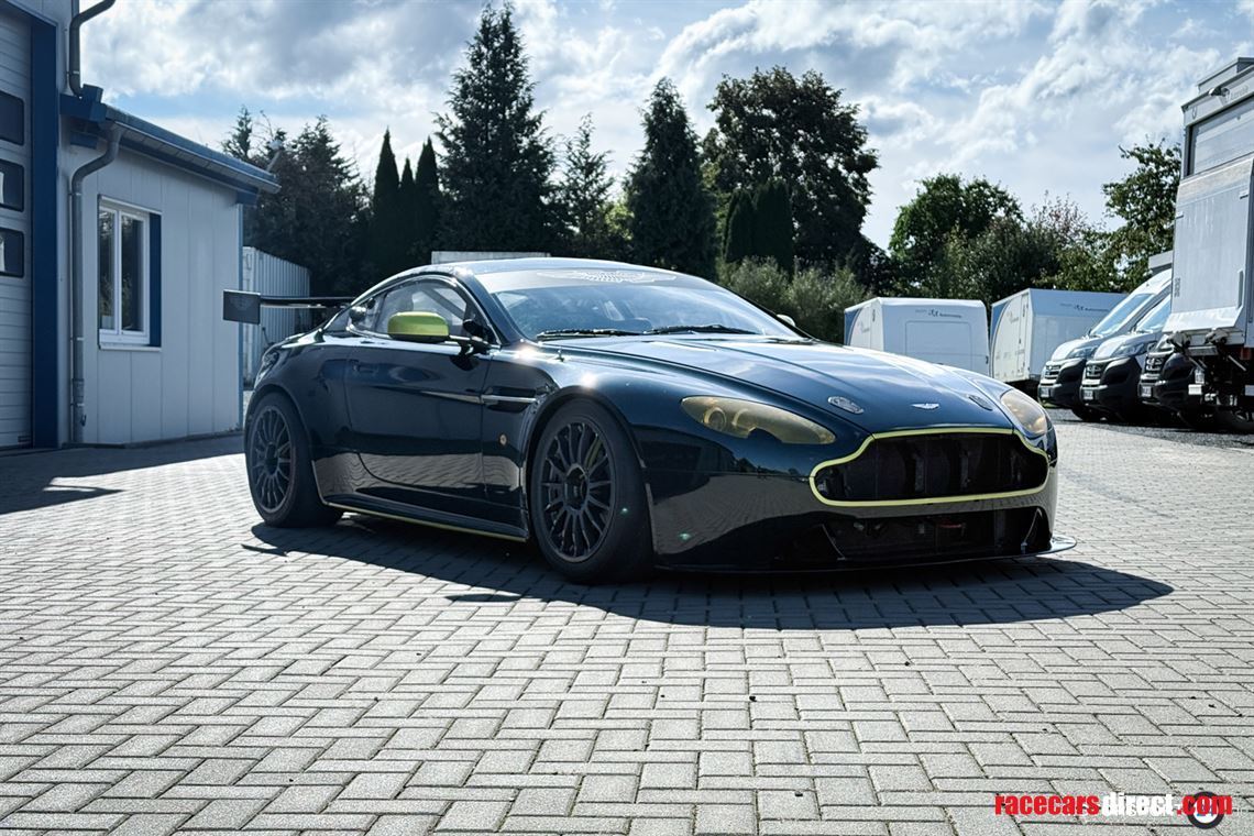 aston-martin-vantage-gt4-2009
