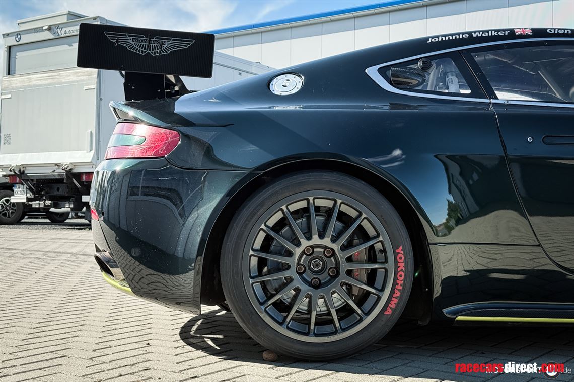 aston-martin-vantage-gt4-2009