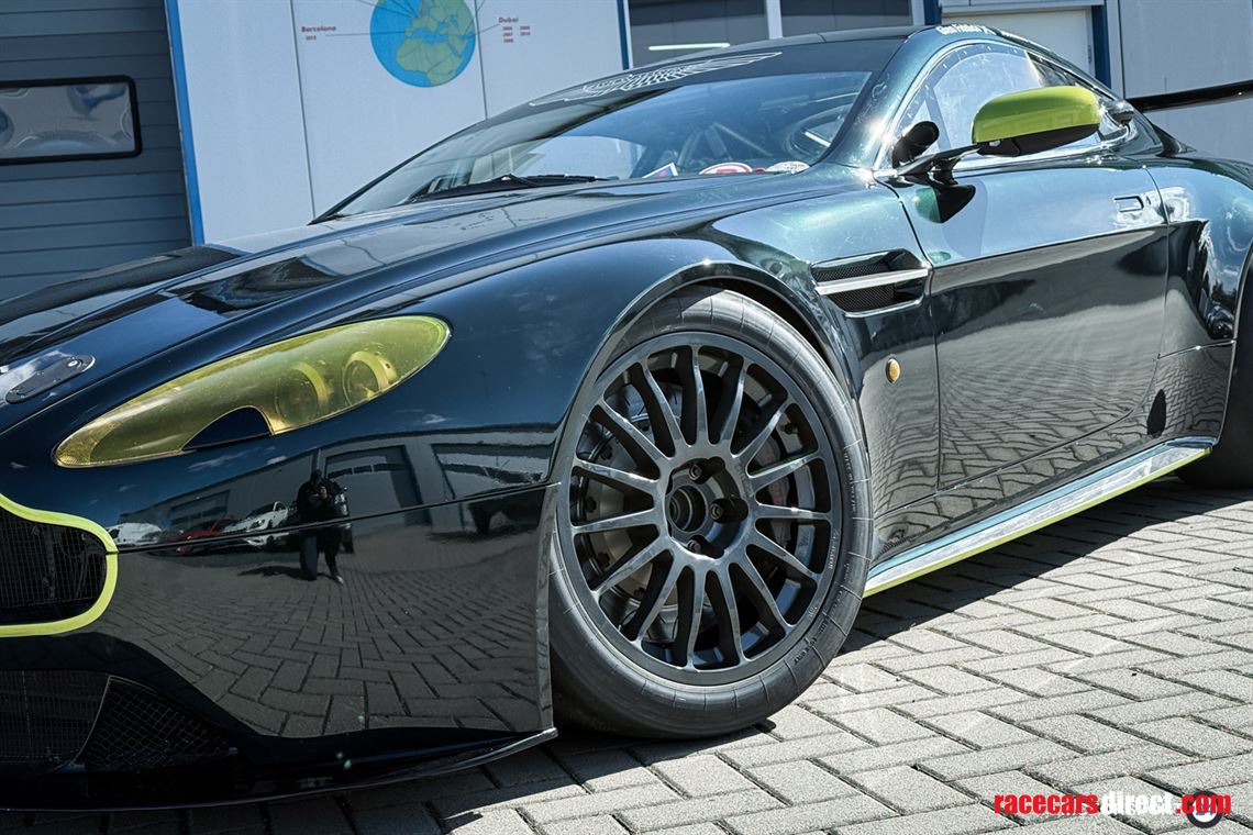 aston-martin-vantage-gt4-2009