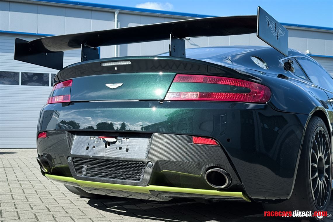 aston-martin-vantage-gt4-2009