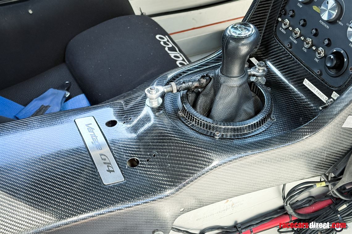 aston-martin-vantage-gt4-2009