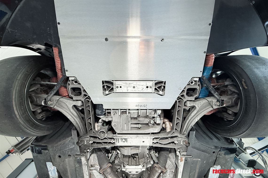 aston-martin-vantage-gt4-2009