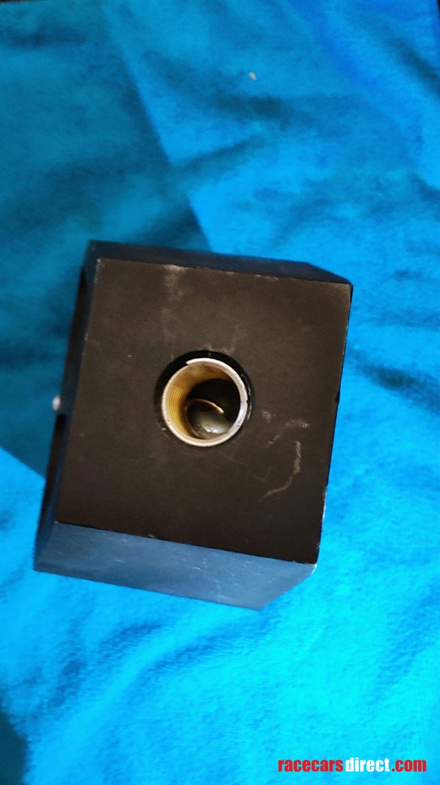 a-pair-of-universal-uprights-stub-axels-and-h