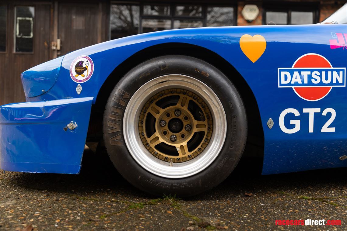 datsun-240z-race-car
