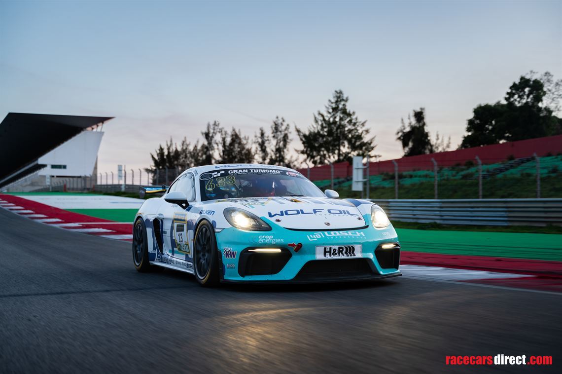 718-porsche-gt4-cayman-cs