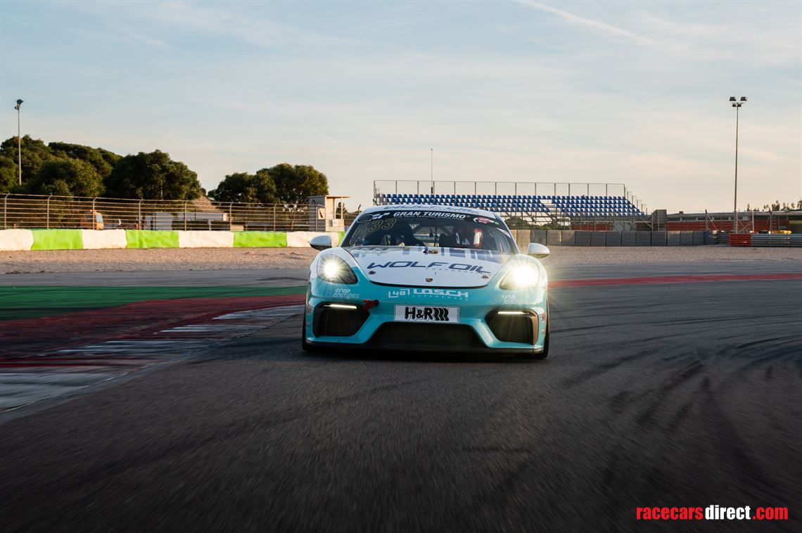 718-porsche-gt4-cayman-cs