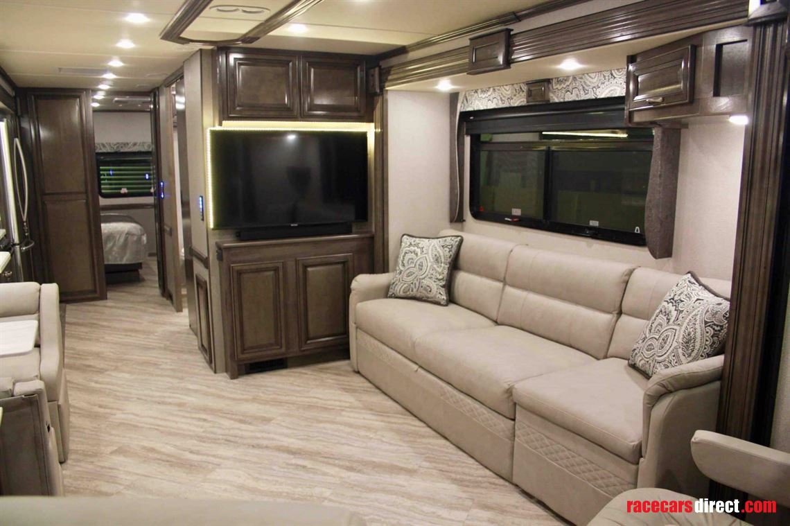 fleetwood-bounder-35p-motorhome-for-sale