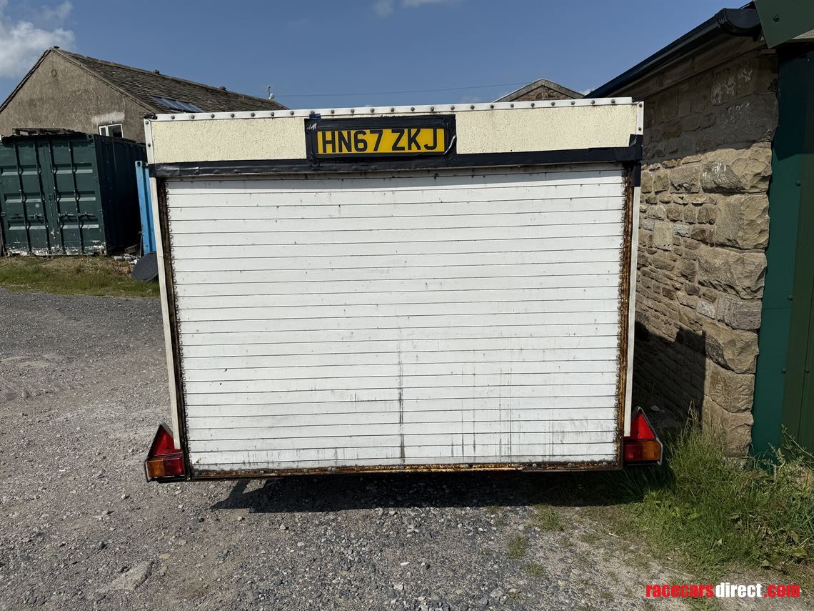 covered-twin-axle-trailer