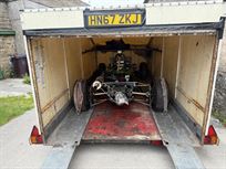 covered-twin-axle-trailer
