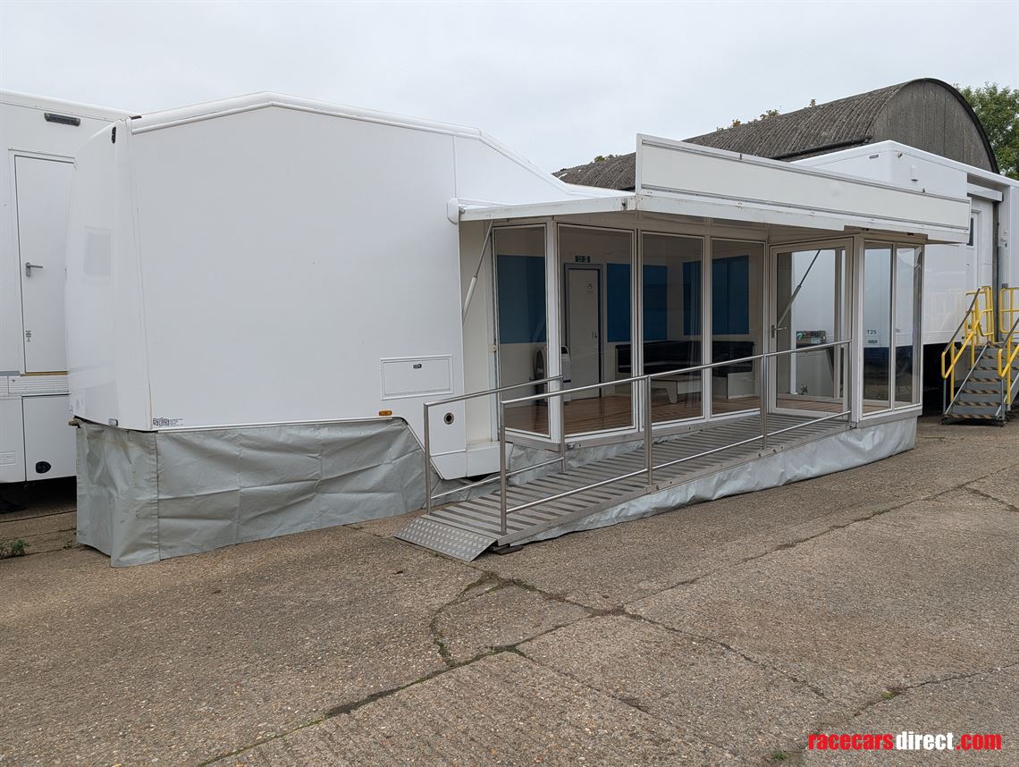 exhibition-display-trailer-iveco-tractor-unit