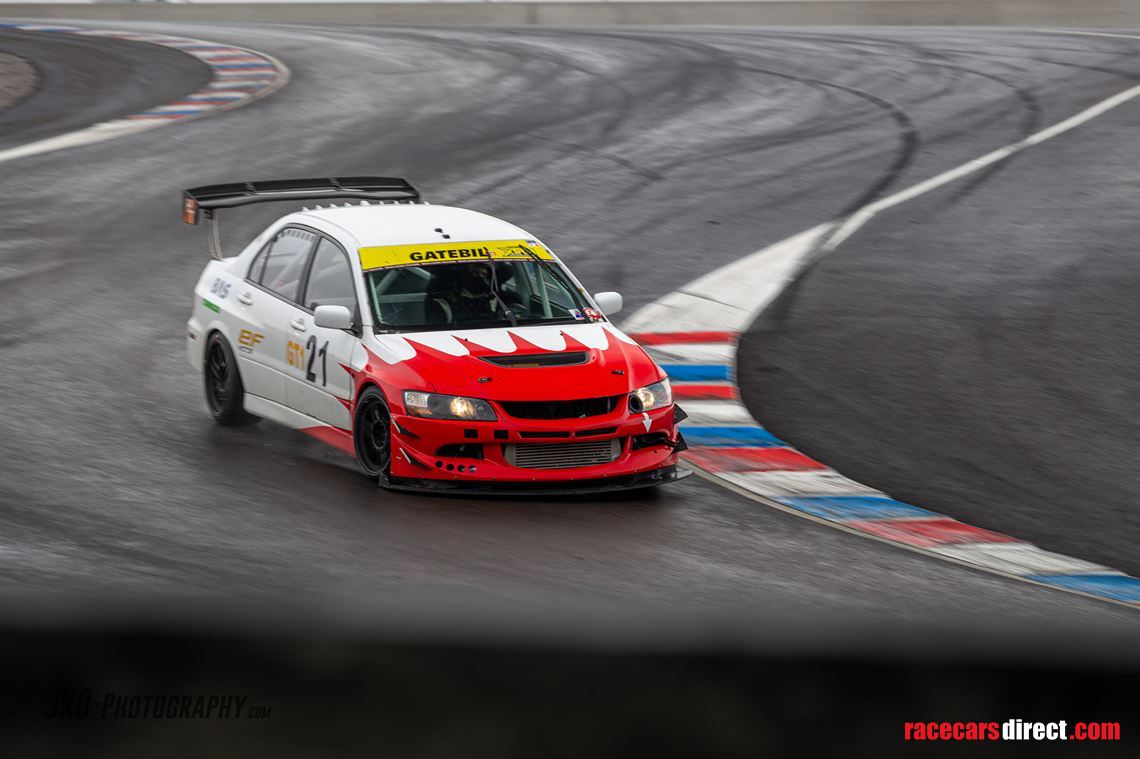 mitsubishi-lancer-evo-9-racecar