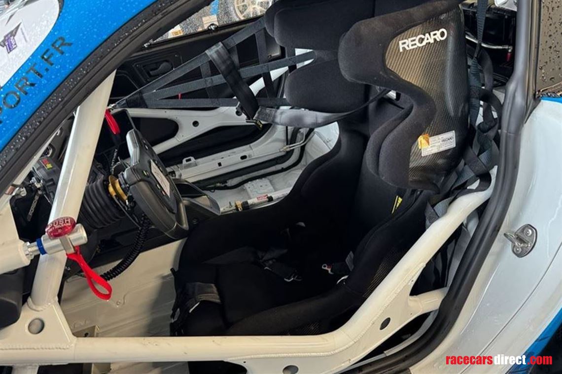 2024-porsche-718-cayman-gt4-rs-clubsport