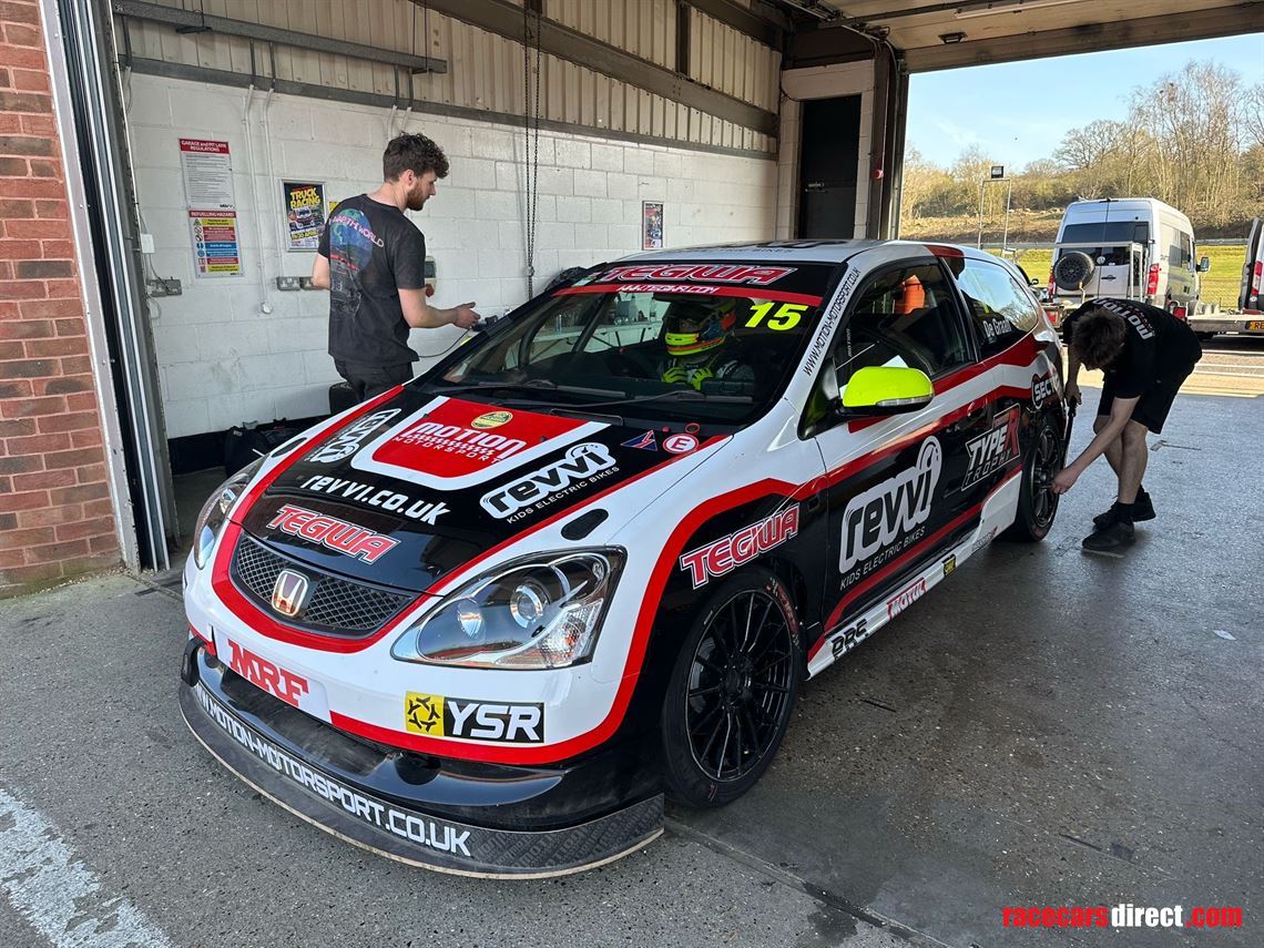 honda-civic-type-r-trophy-race-car