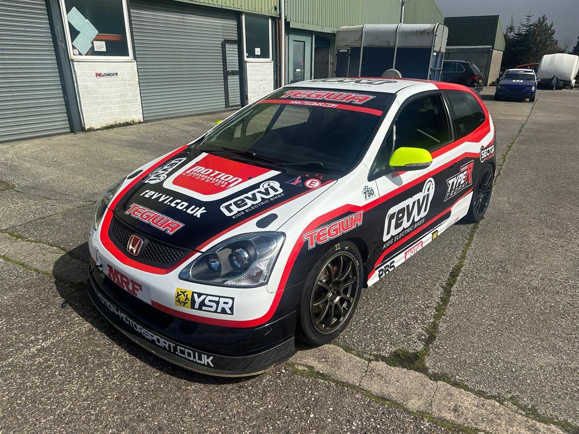 honda-civic-type-r-trophy-race-car