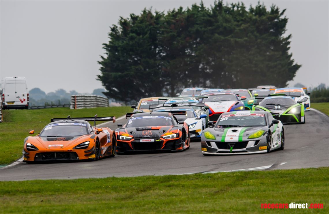 gt4-gt2-arrive-drives-available-in-26