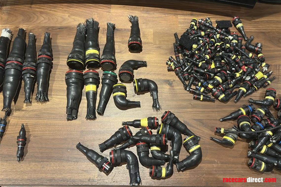 lot-of-150x-deutsch-autosport-souriau-8sta-co