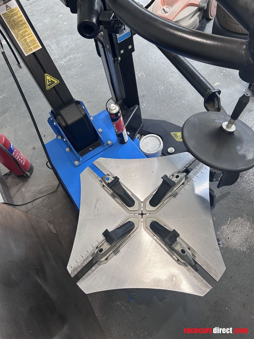 Racecarsdirect.com - Tyre Changer - Draper Expert