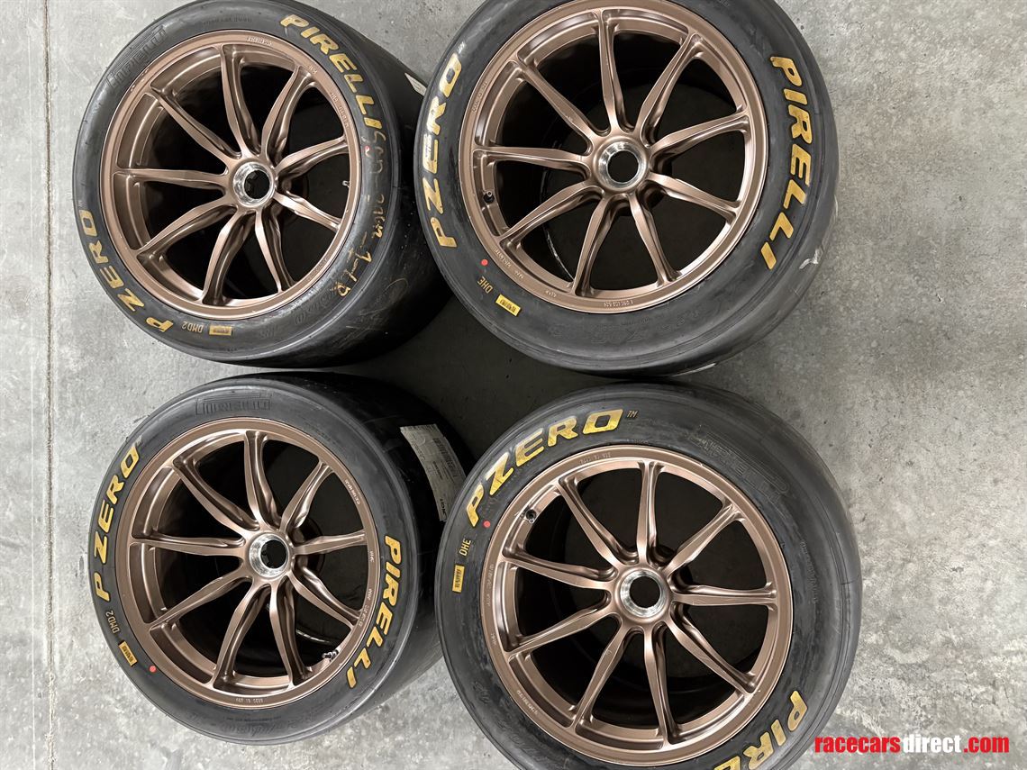 audi-r8-lms-gt2-wheel-set-barely-used