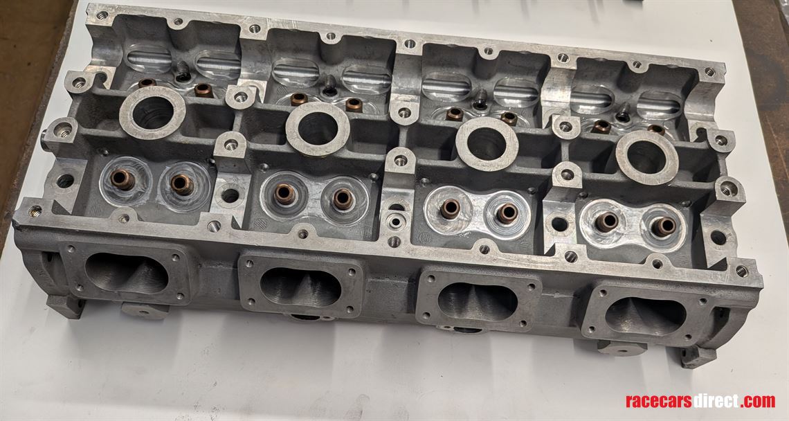 cosworth-39-dfl-cylinder-heads-pair