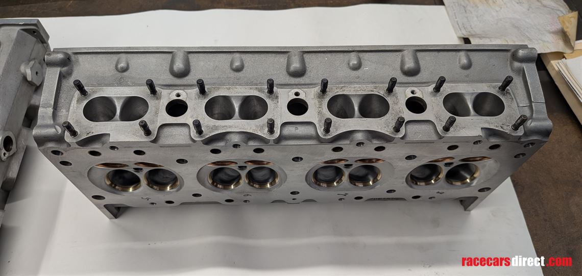 cosworth-39-dfl-cylinder-heads-pair