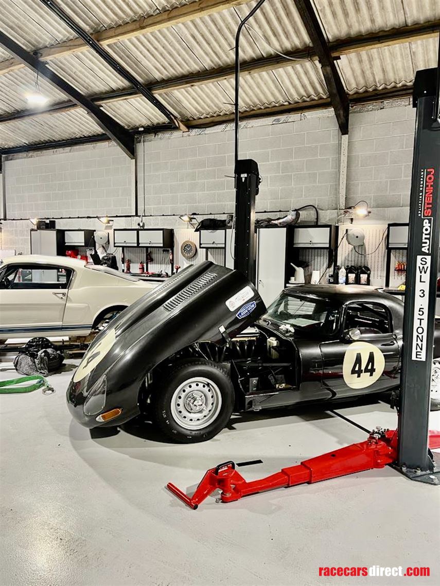 jaguar-e-type-semi-lighweight-fia-race-car