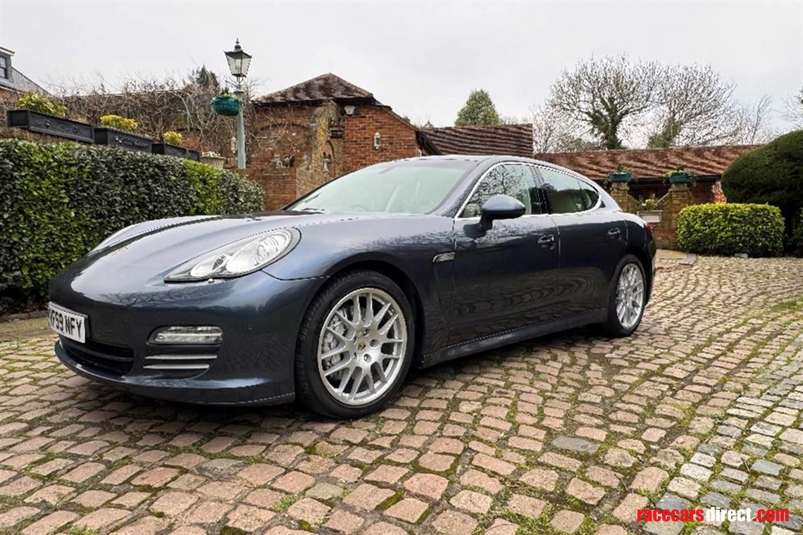 porsche-panamera-4s
