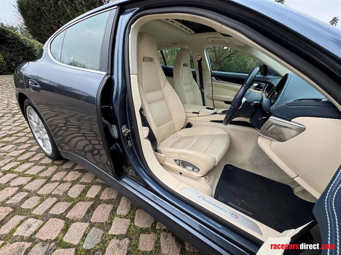 porsche-panamera-4s