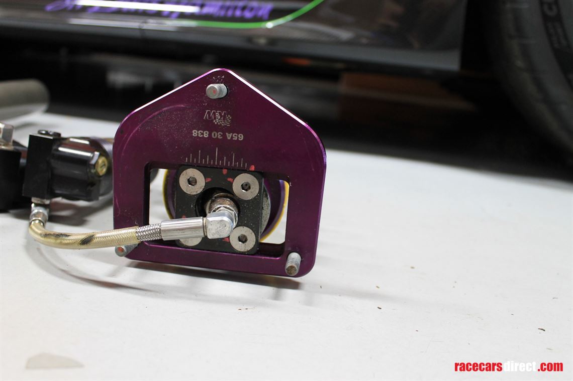 manthey-racing-porsche-gt4-mr-evo-18-suspensi