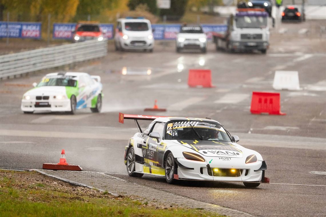 honda-s2000-race-car