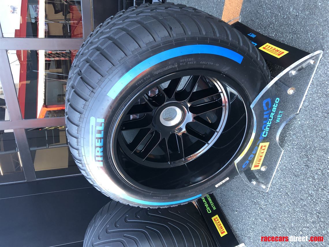 pirelli-f1-18-scale-11-show-wheel