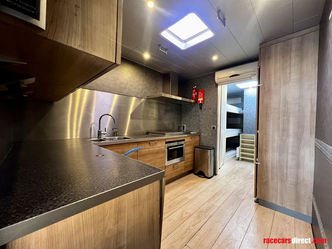 racetrailer-w-kitchen-6-bedroom-ac-full-equip