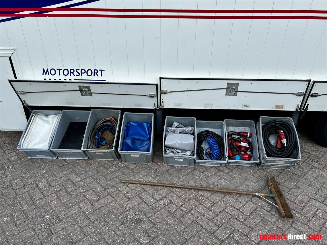 racetrailer-w-kitchen-6-bedroom-ac-full-equip