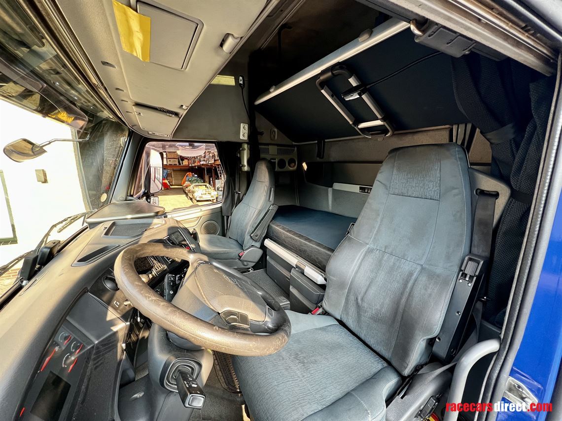 racetrailer-w-kitchen-6-bedroom-ac-full-equip