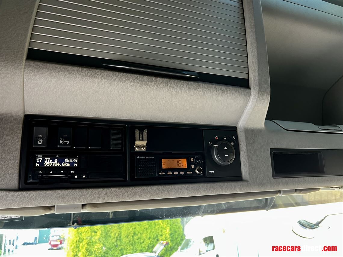 racetrailer-w-kitchen-6-bedroom-ac-full-equip