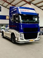 racetrailer-w-kitchen-6-bedroom-ac-full-equip