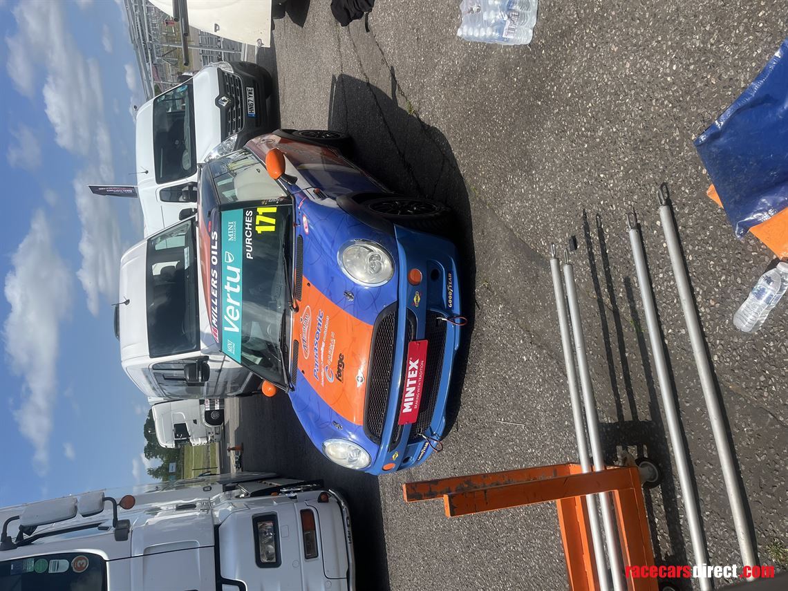 young-technician-looking-for-opportunities