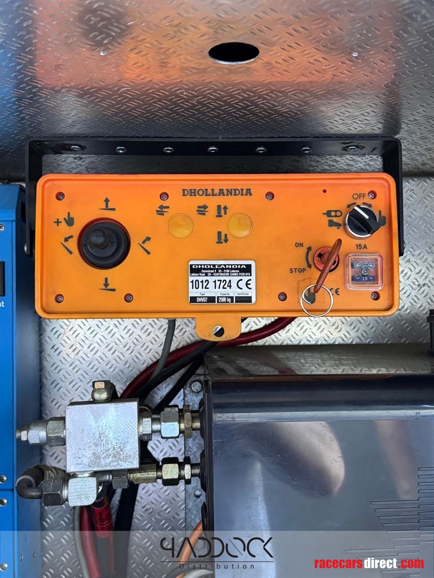 racing-trailer-wmt-invicta-racing-formula-2-i