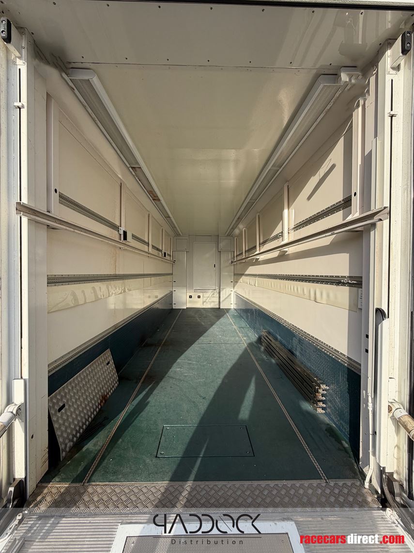 racing-trailer-hangler-ex-sauber-f1-team-is-s