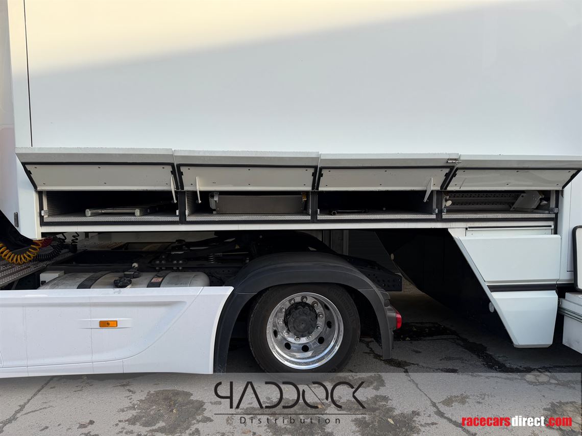 racing-trailer-hangler-ex-sauber-f1-team-is-s