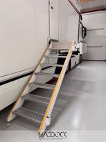 racing-trailer-hangler-ex-sauber-f1-team-is-s